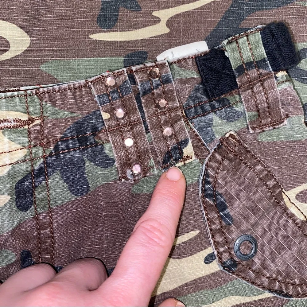 GLO jeans Women's Camo Cargo Capris - Green/Brown/Black - Picture 5 of 14